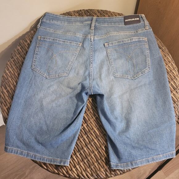 CALVIN KLEIN JEANS Mom Jean Shorts Sz 10 Denim Modest 10" Inseam Bermuda Classic - Picture 5 of 11
